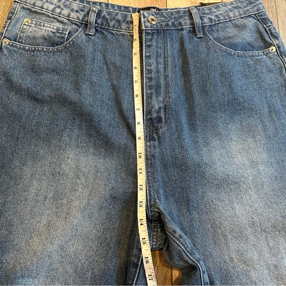 Missguided Riot High Rise Mom Jean Double Knee Rip Blue Wash Relaxed Tappered - Picture 6 of 12